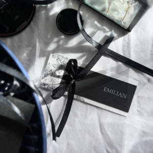 Winietka Black Bow