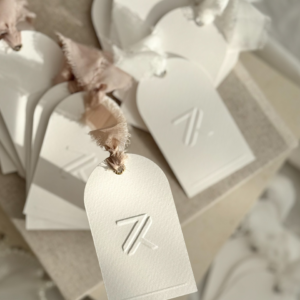 Premium Wizytówka z Tłoczonym Logo